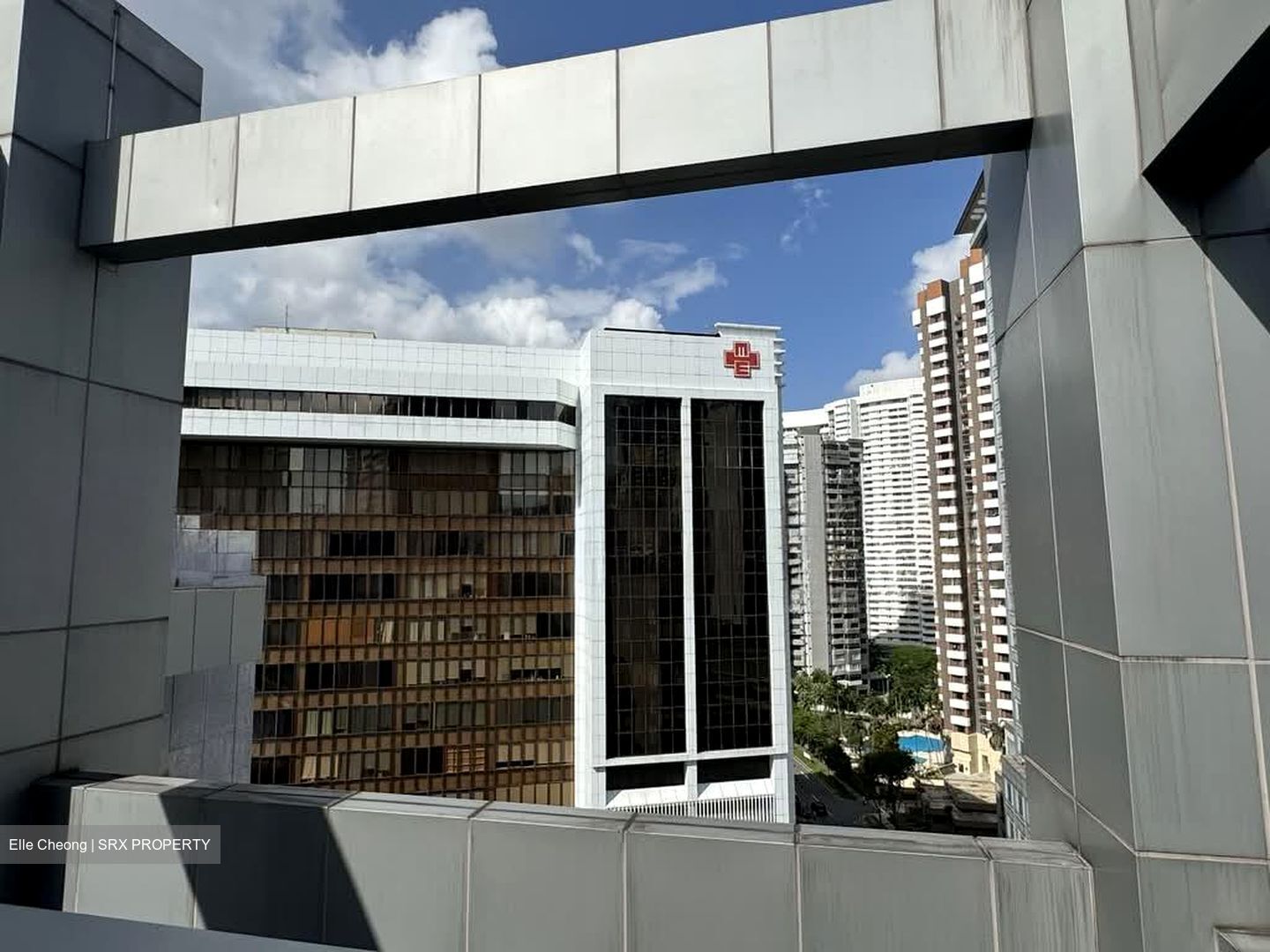 Mount Elizabeth Hospital (D9), Retail #528450731